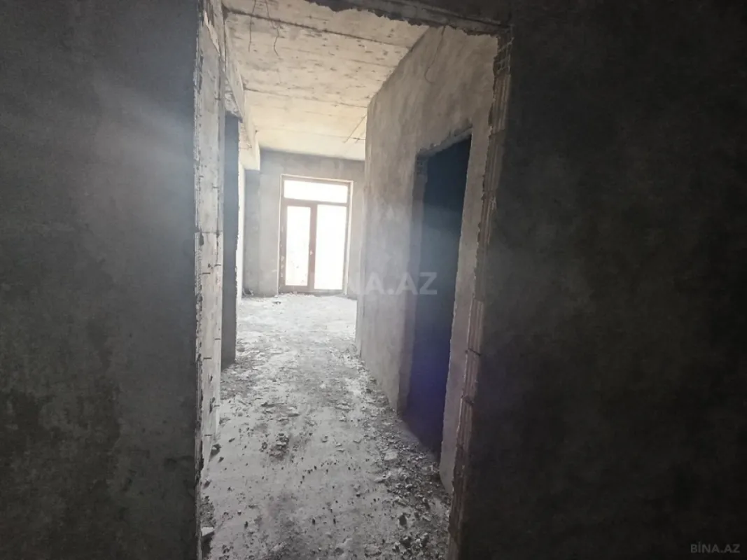 Satılır 3 otaqlı mənzil 139 m²