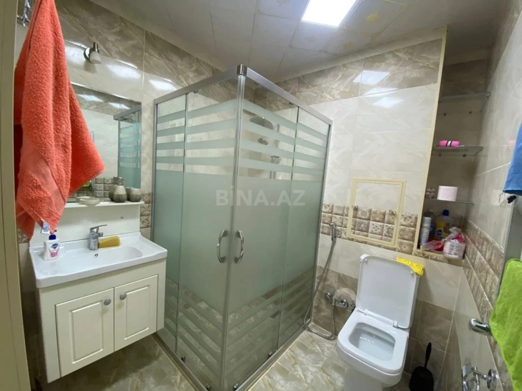 Satılır 2 otaqlı mənzil 82 m²