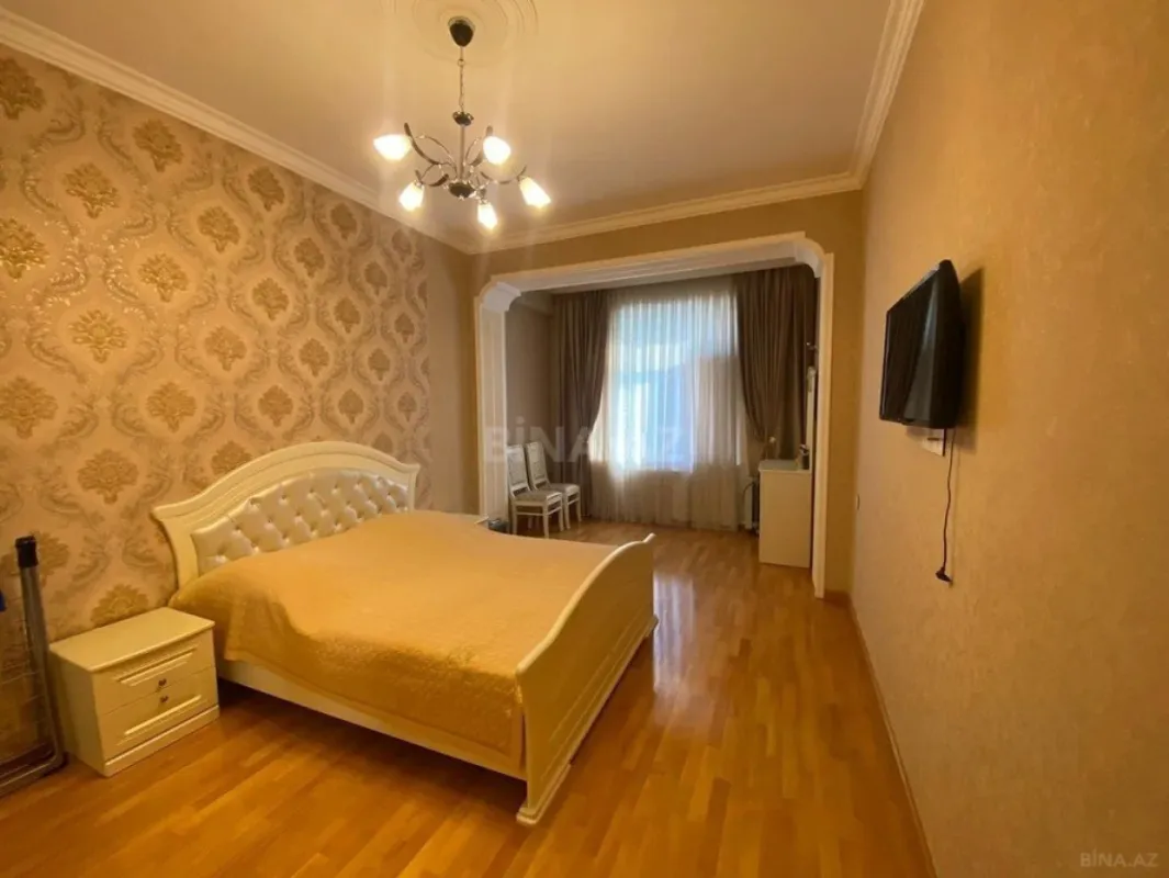 Satılır 2 otaqlı mənzil 82 m²
