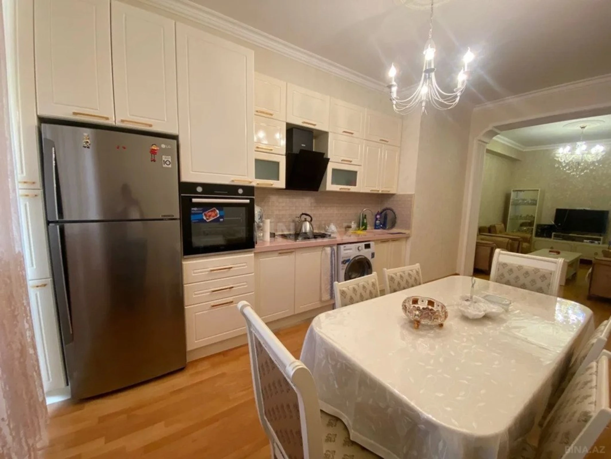 Satılır 2 otaqlı mənzil 82 m²