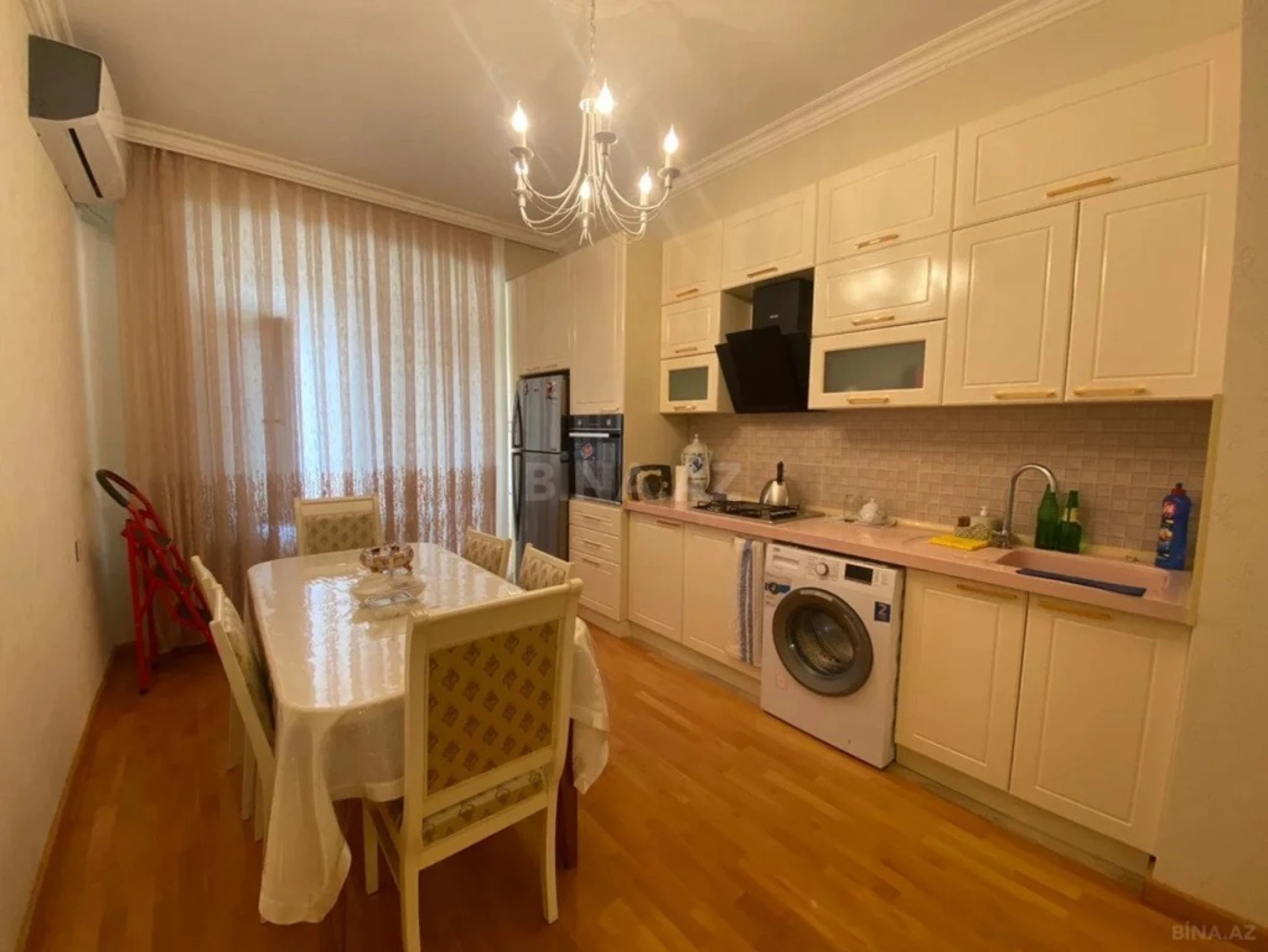 Satılır 2 otaqlı mənzil 82 m²