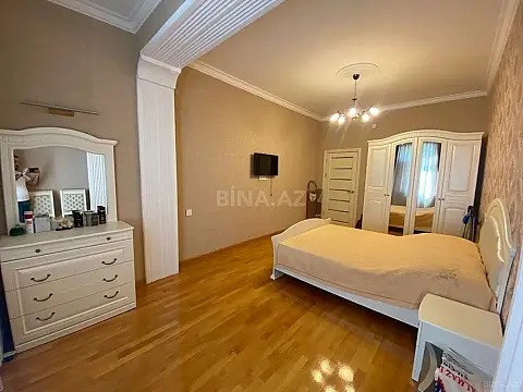 Satılır 2 otaqlı mənzil 82 m²