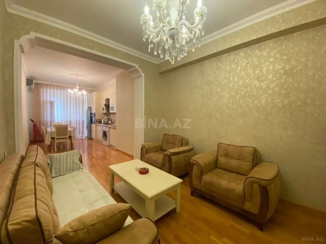 Satılır 2 otaqlı mənzil 82 m²