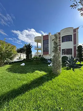Satılır 5 otaqlı həyət evi 450 m²