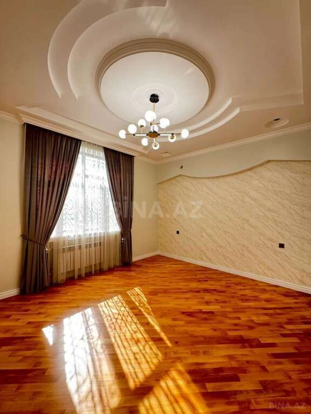 Satılır 5 otaqlı həyət evi 450 m²