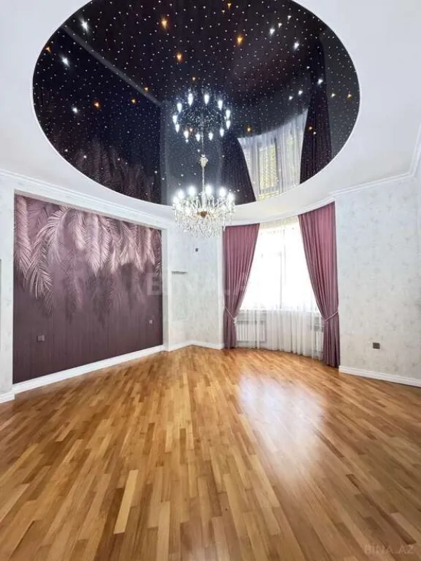 Satılır 5 otaqlı həyət evi 450 m²