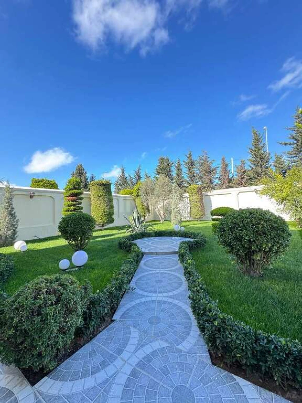 Satılır 5 otaqlı həyət evi 450 m²