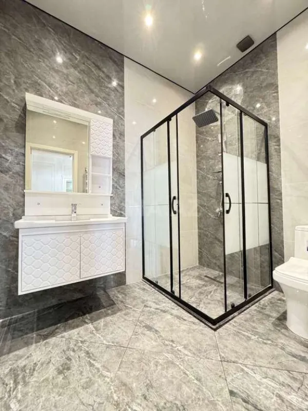 Satılır 5 otaqlı həyət evi 450 m²