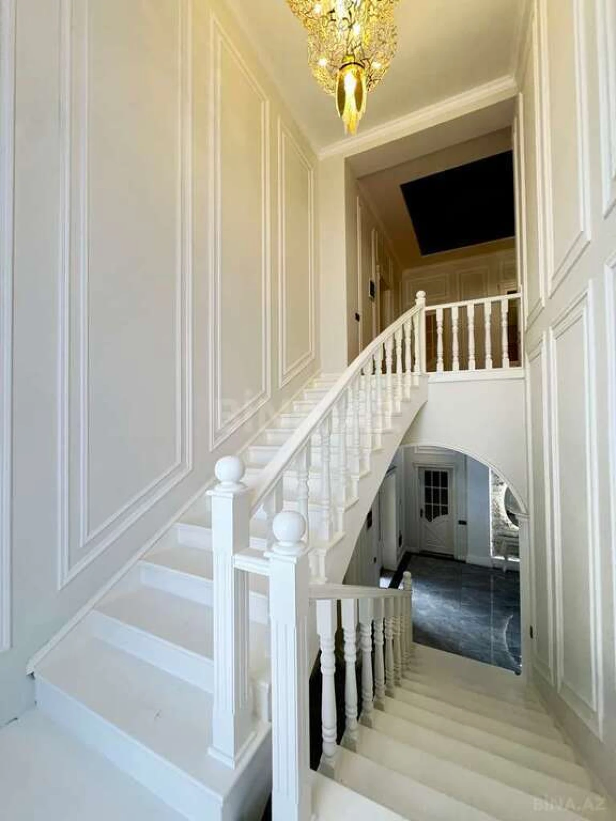 Satılır 5 otaqlı həyət evi 450 m²