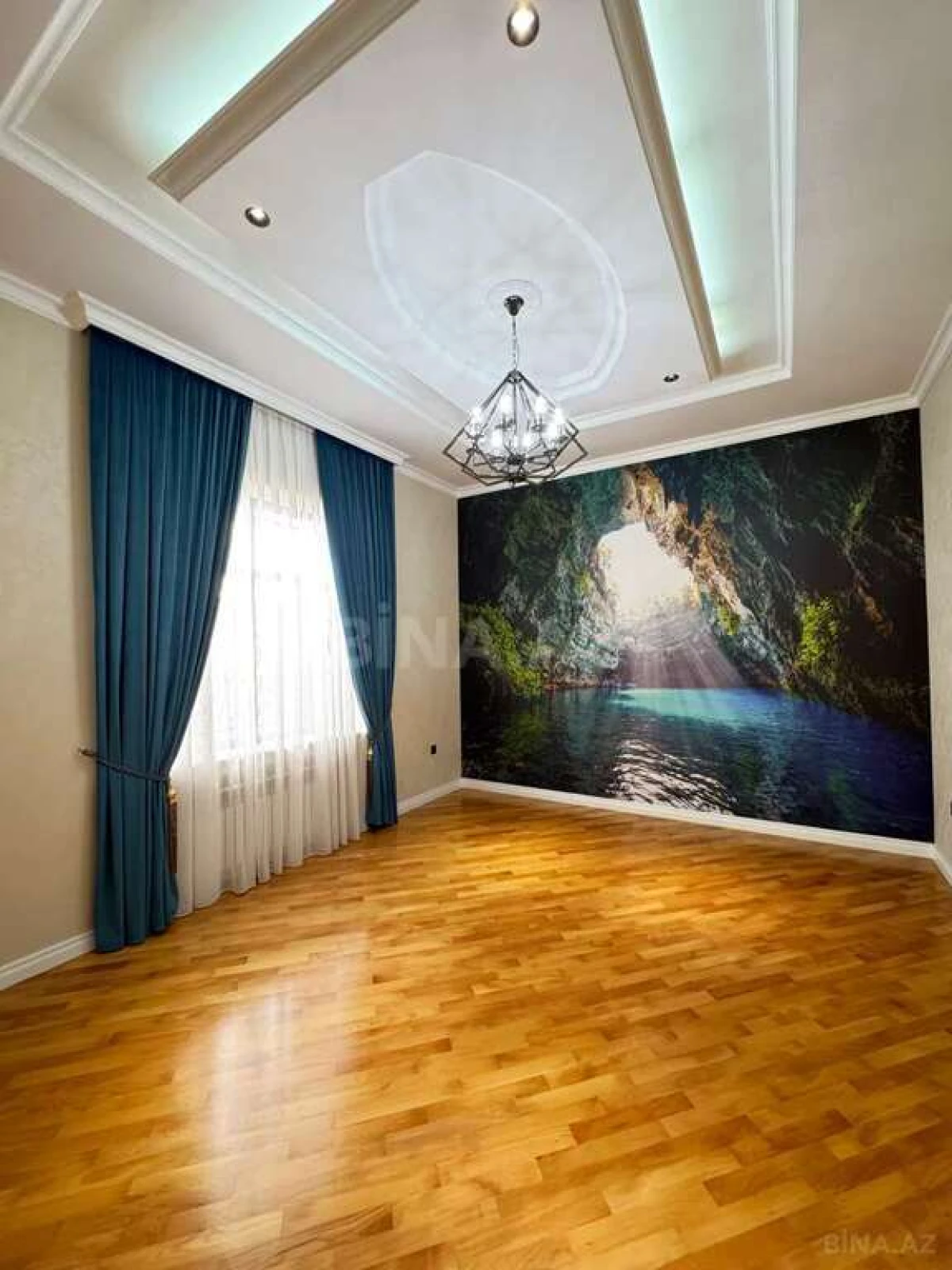 Satılır 5 otaqlı həyət evi 450 m²