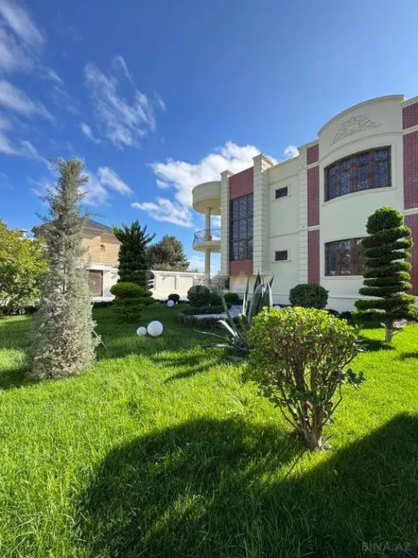 Satılır 5 otaqlı həyət evi 450 m²