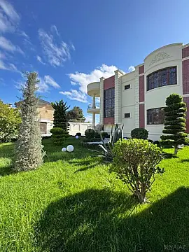 Satılır 5 otaqlı həyət evi 450 m²