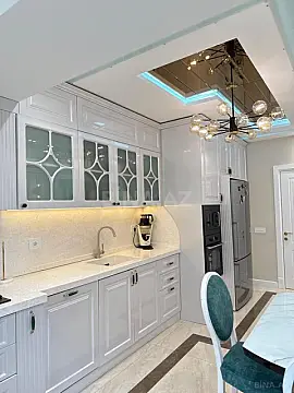 Satılır 4 otaqlı mənzil 155 m²