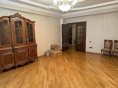 Satılır 2 otaqlı mənzil 106 m²