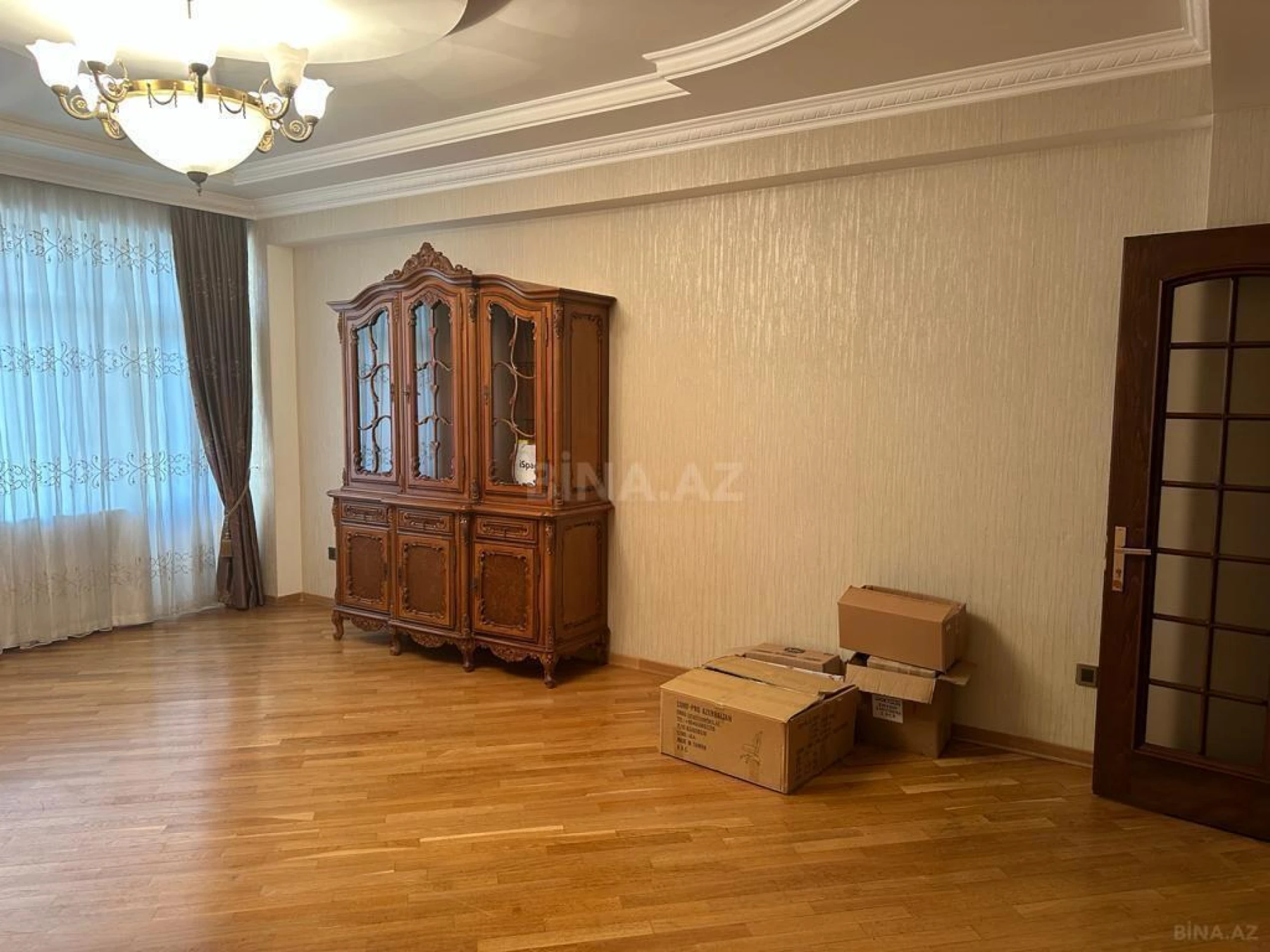 Satılır 2 otaqlı mənzil 106 m²