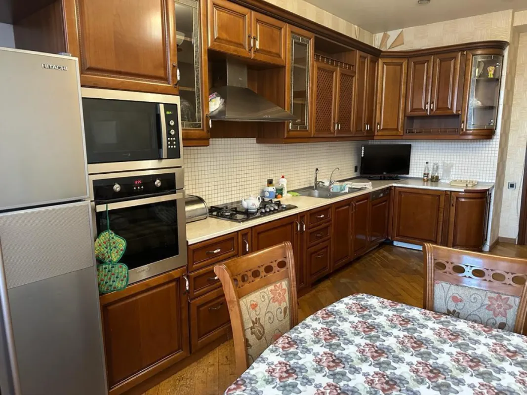 Satılır 2 otaqlı mənzil 106 m²