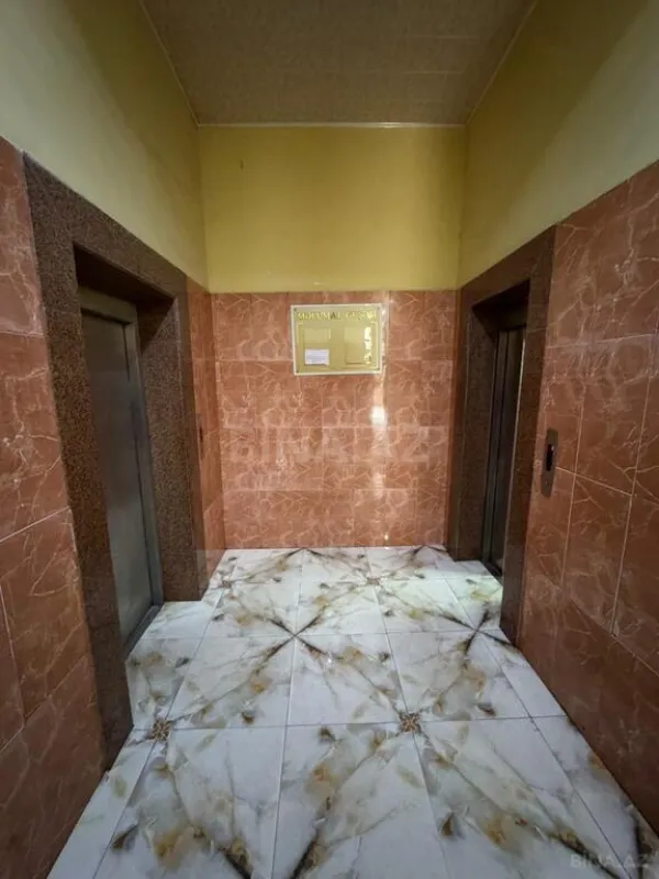 Satılır 4 otaqlı mənzil 171 m²