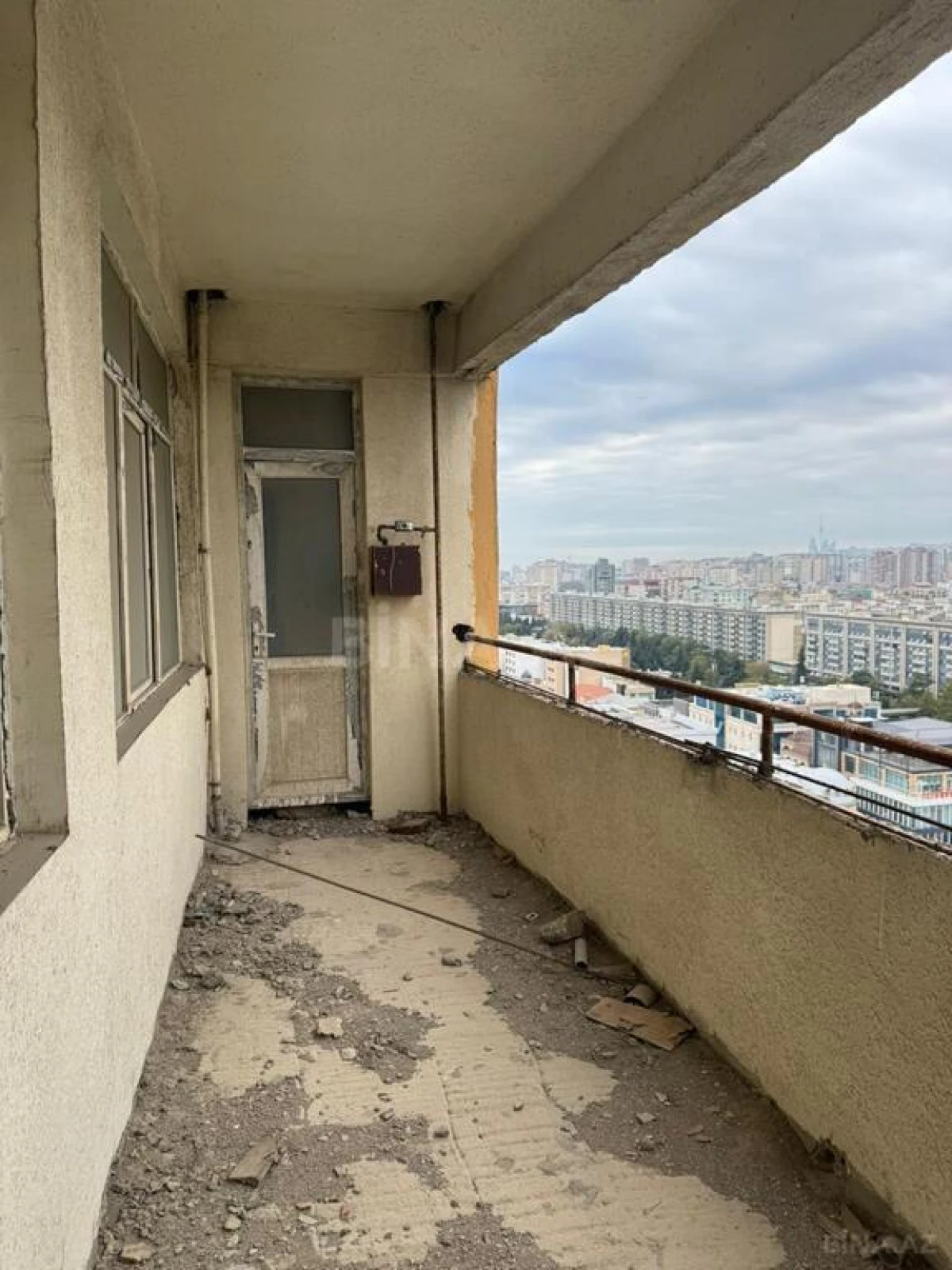 Satılır 4 otaqlı mənzil 171 m²