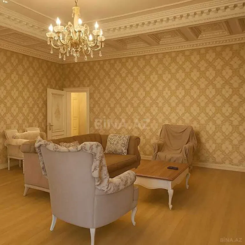 Satılır 3 otaqlı mənzil 166 m²