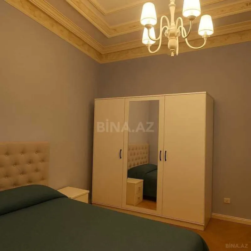 Satılır 3 otaqlı mənzil 166 m²