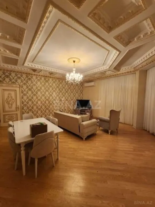 Satılır 3 otaqlı mənzil 166 m²