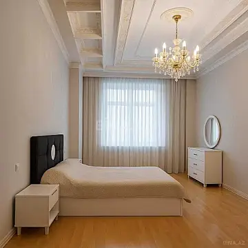 Satılır 3 otaqlı mənzil 166 m²