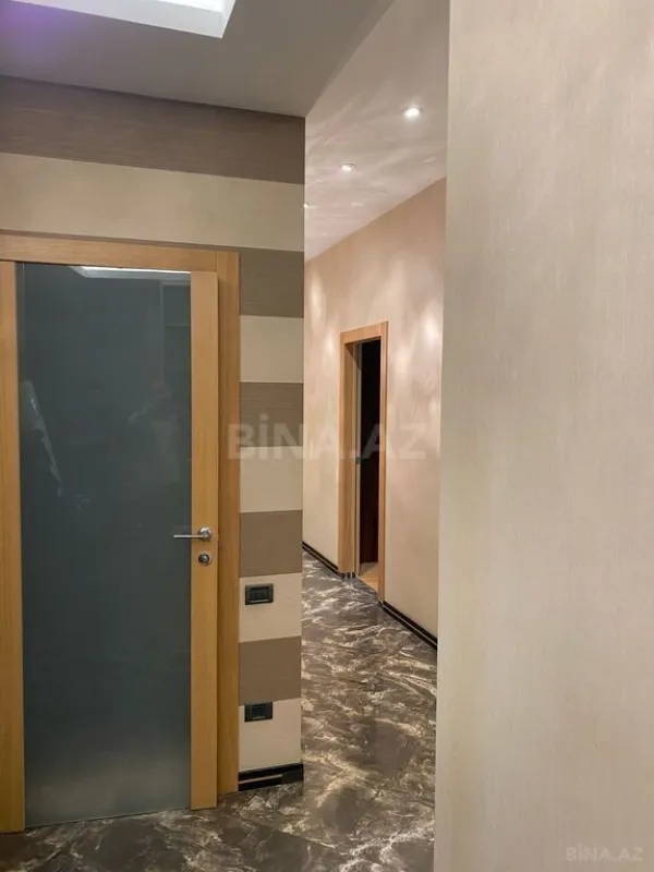 Satılır 3 otaqlı mənzil 171 m²