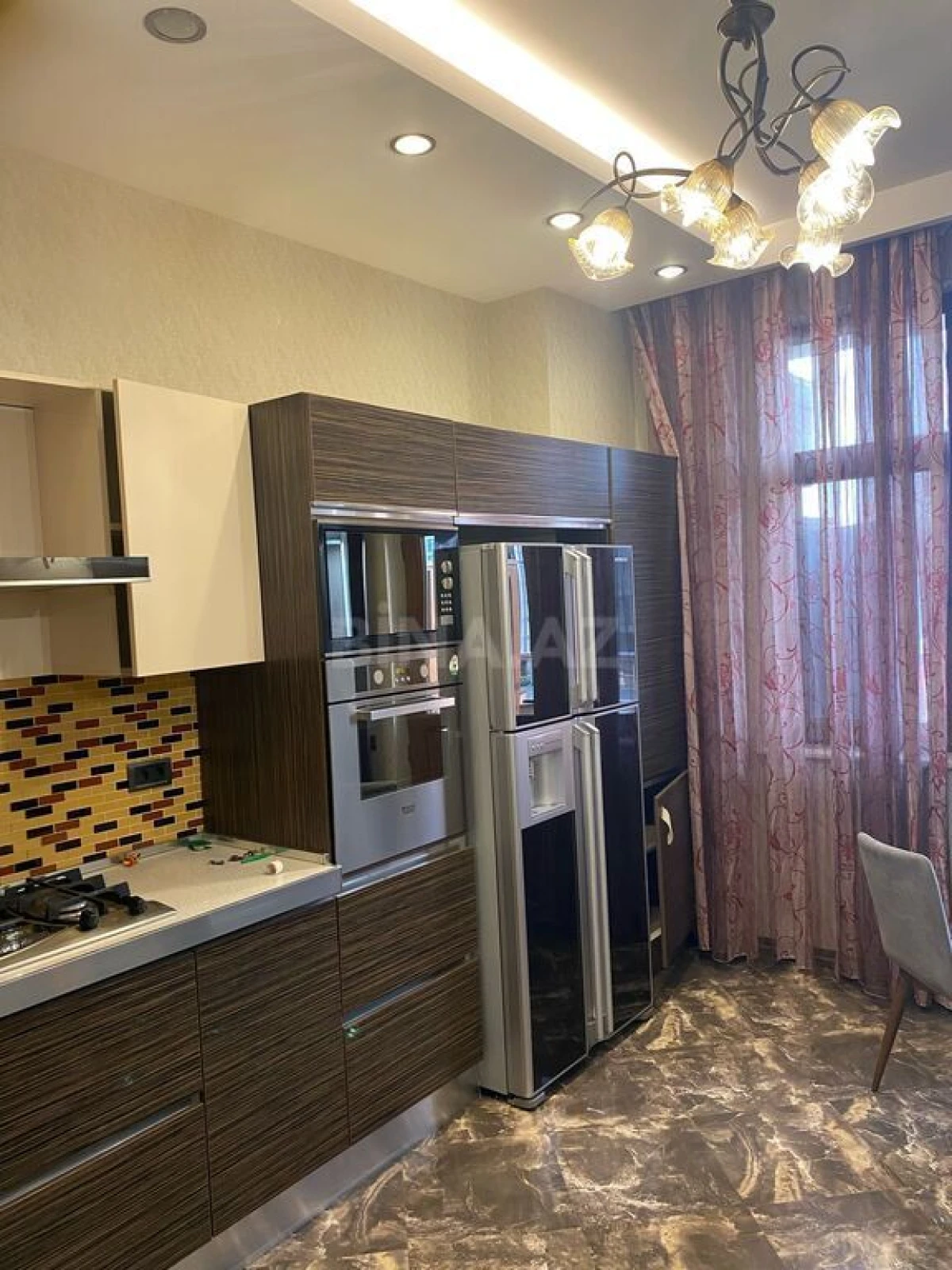 Satılır 3 otaqlı mənzil 171 m²
