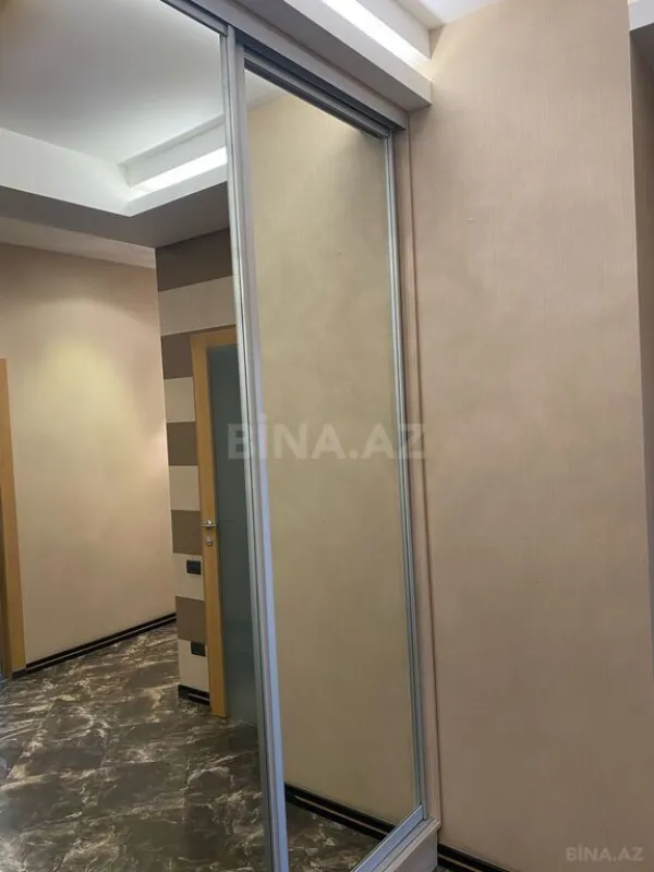 Satılır 3 otaqlı mənzil 171 m²