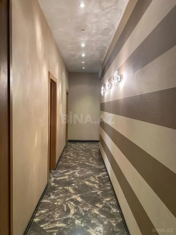 Satılır 3 otaqlı mənzil 171 m²