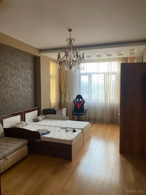 Satılır 3 otaqlı mənzil 171 m²