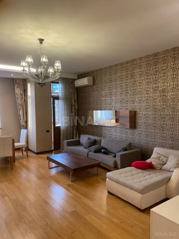 Satılır 3 otaqlı mənzil 171 m²