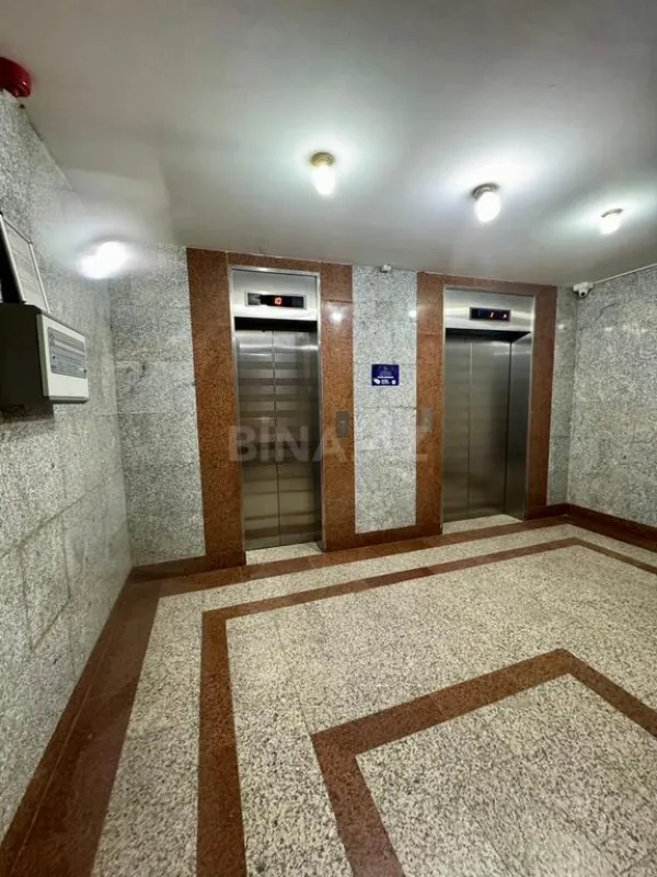 Satılır 4 otaqlı mənzil 220 m²