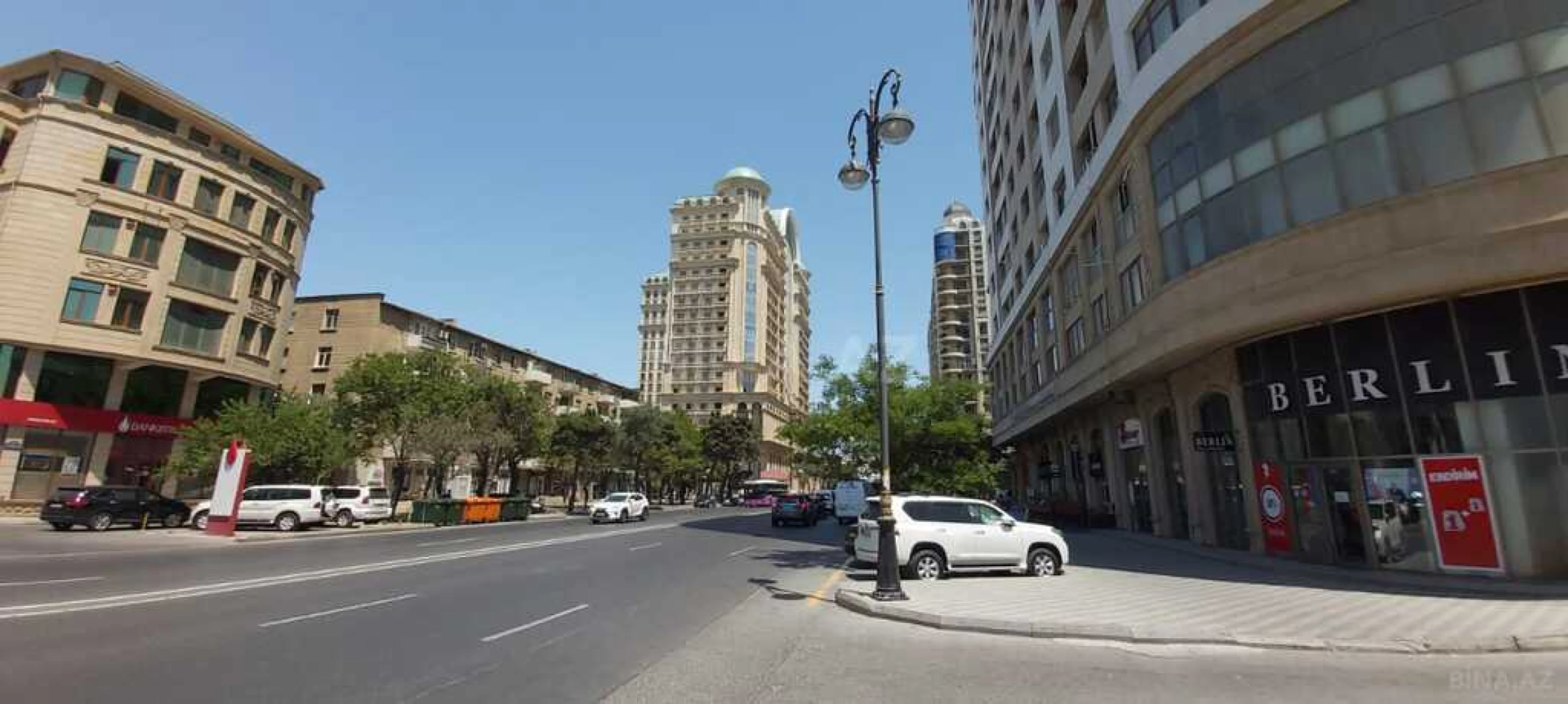 Satılır 4 otaqlı mənzil 220 m²