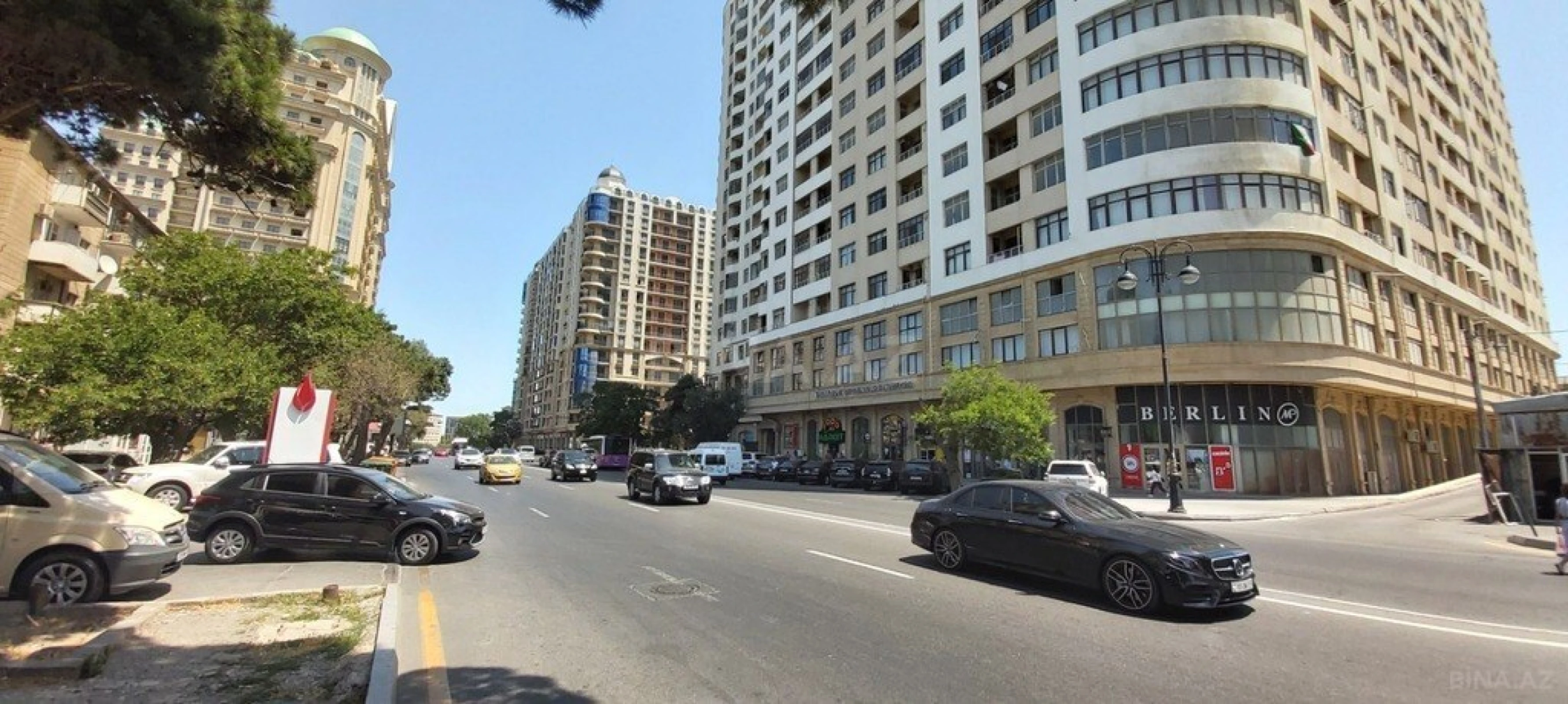 Satılır 4 otaqlı mənzil 220 m²