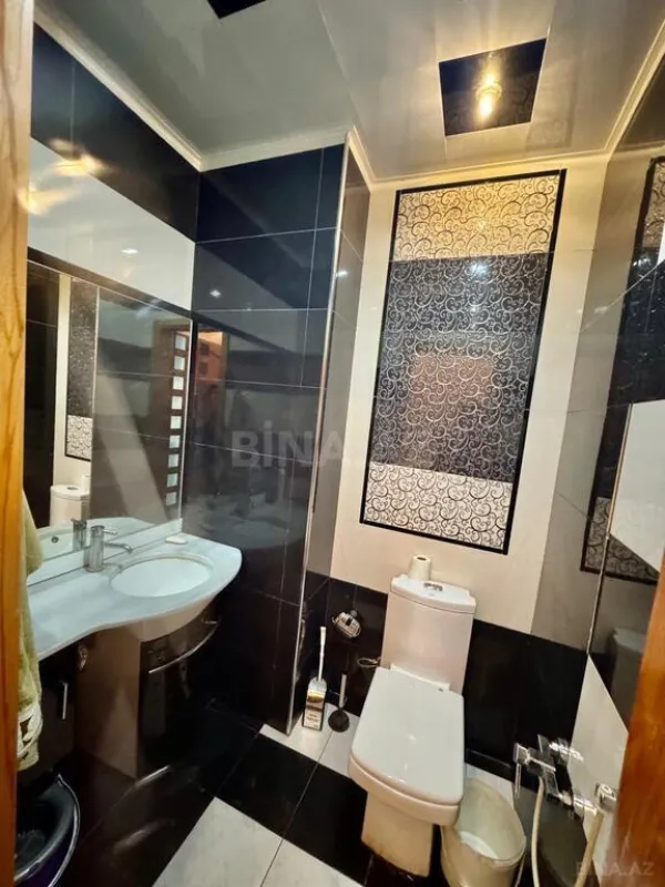 Satılır 4 otaqlı mənzil 220 m²