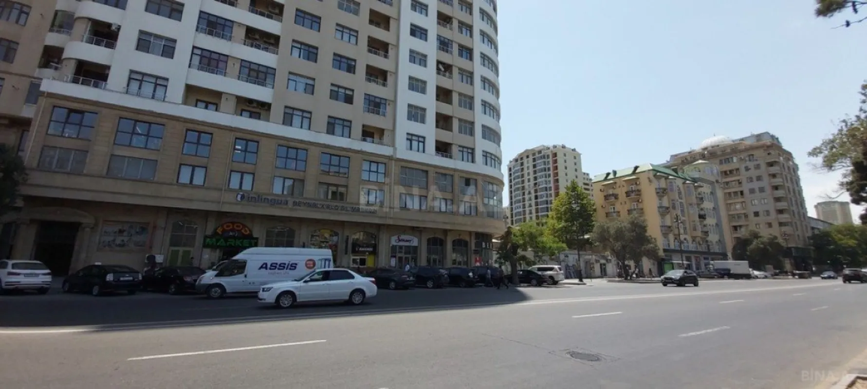 Satılır 4 otaqlı mənzil 220 m²