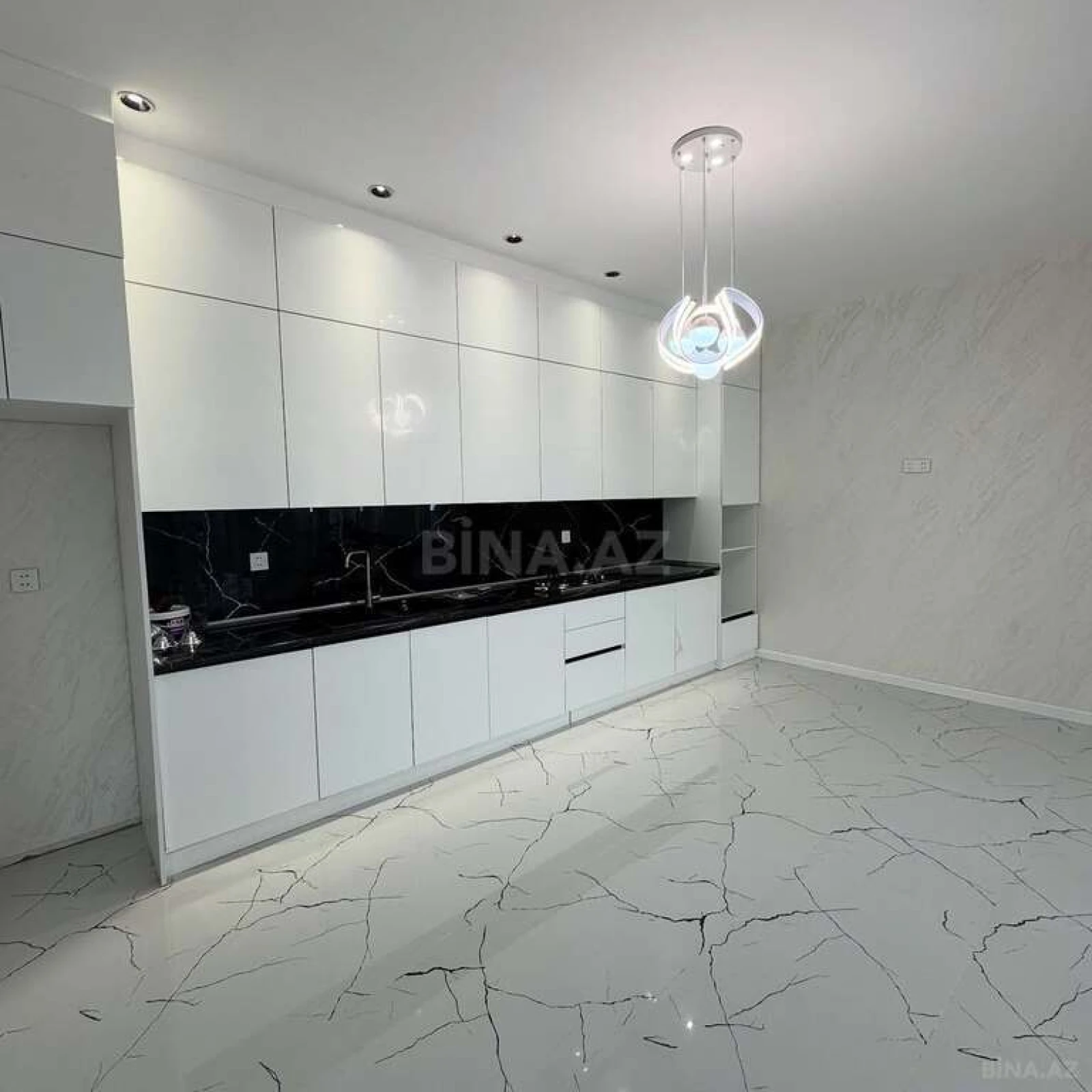 Satılır 4 otaqlı həyət evi 190 m²