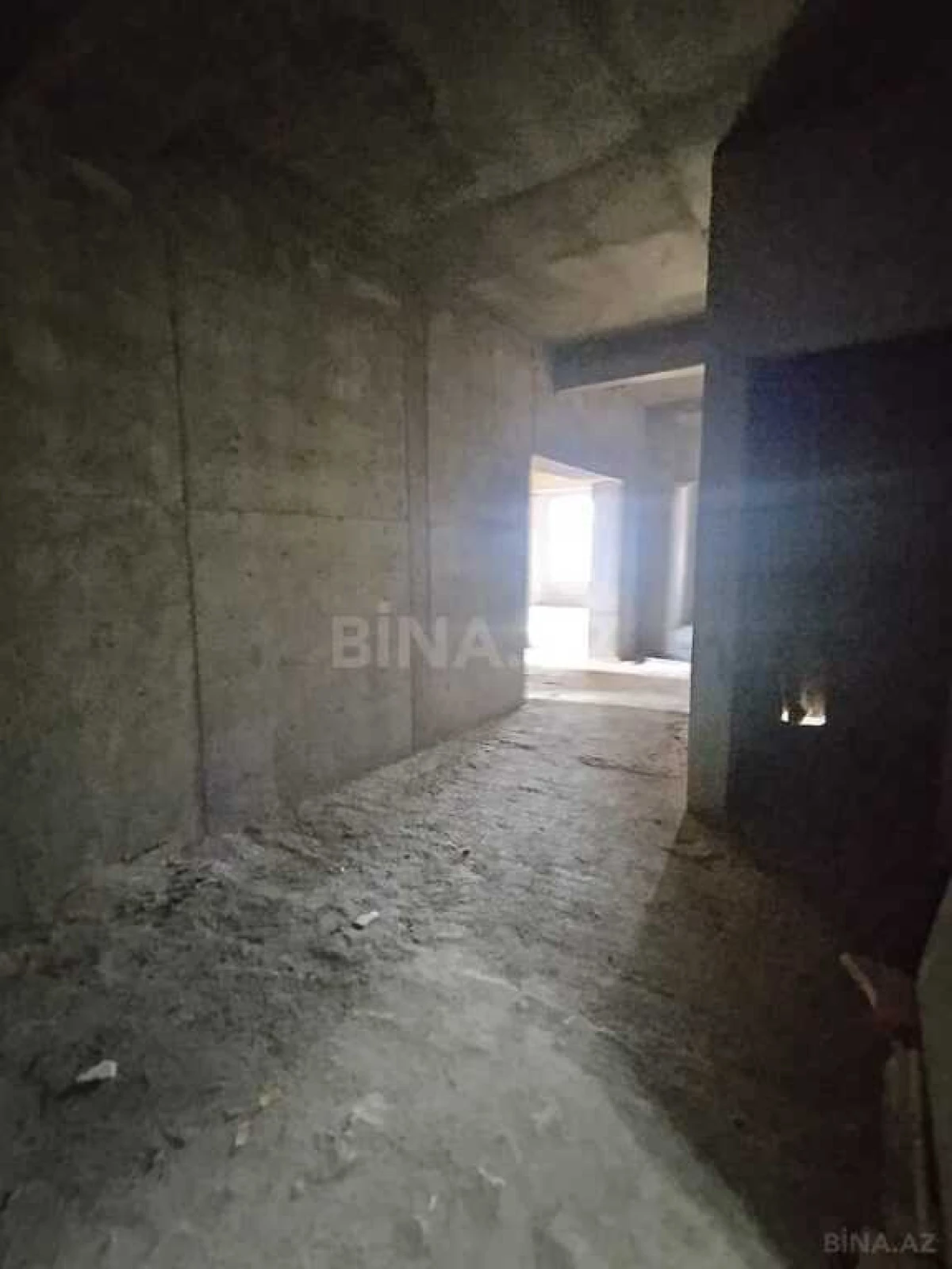 Satılır 3 otaqlı mənzil 118 m²