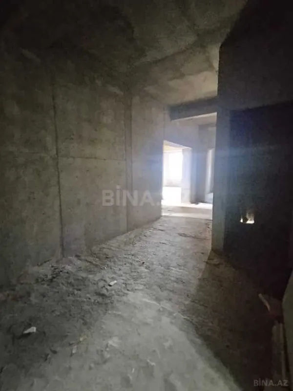 Satılır 3 otaqlı mənzil 118 m²