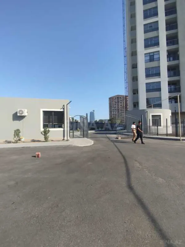 Satılır 3 otaqlı mənzil 118 m²