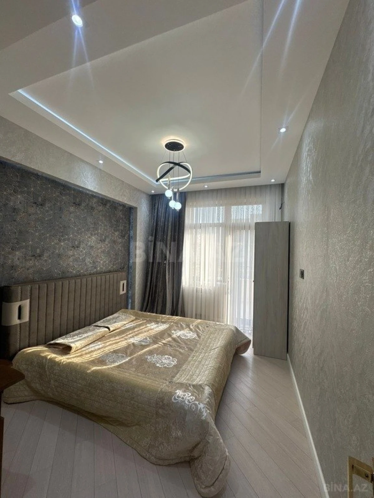 Satılır 2 otaqlı mənzil 68 m²