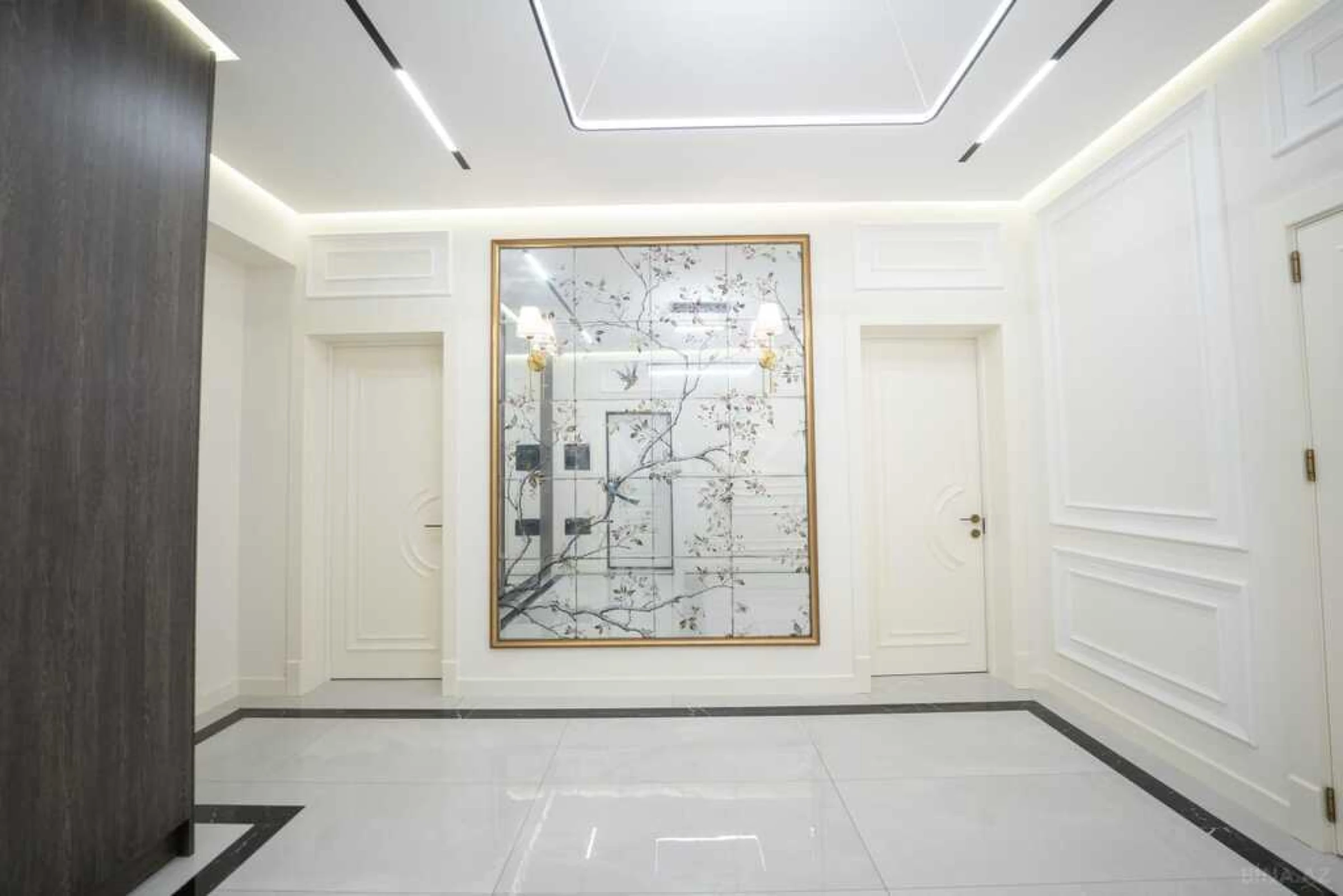 Satılır 3 otaqlı mənzil 121 m²