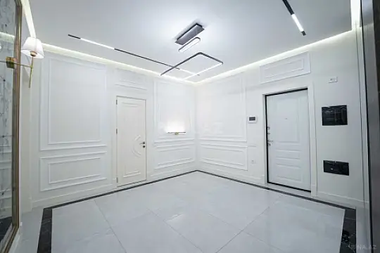 Satılır 3 otaqlı mənzil 121 m²