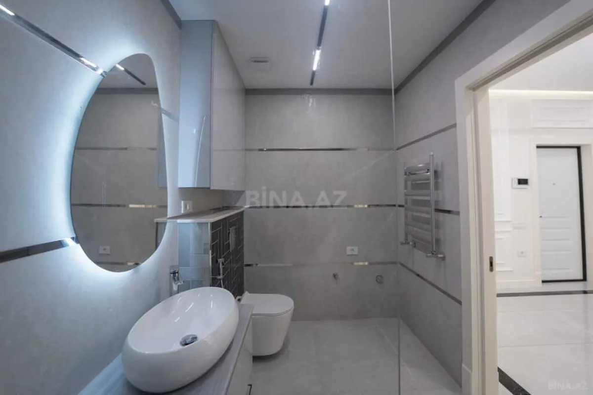 Satılır 3 otaqlı mənzil 121 m²