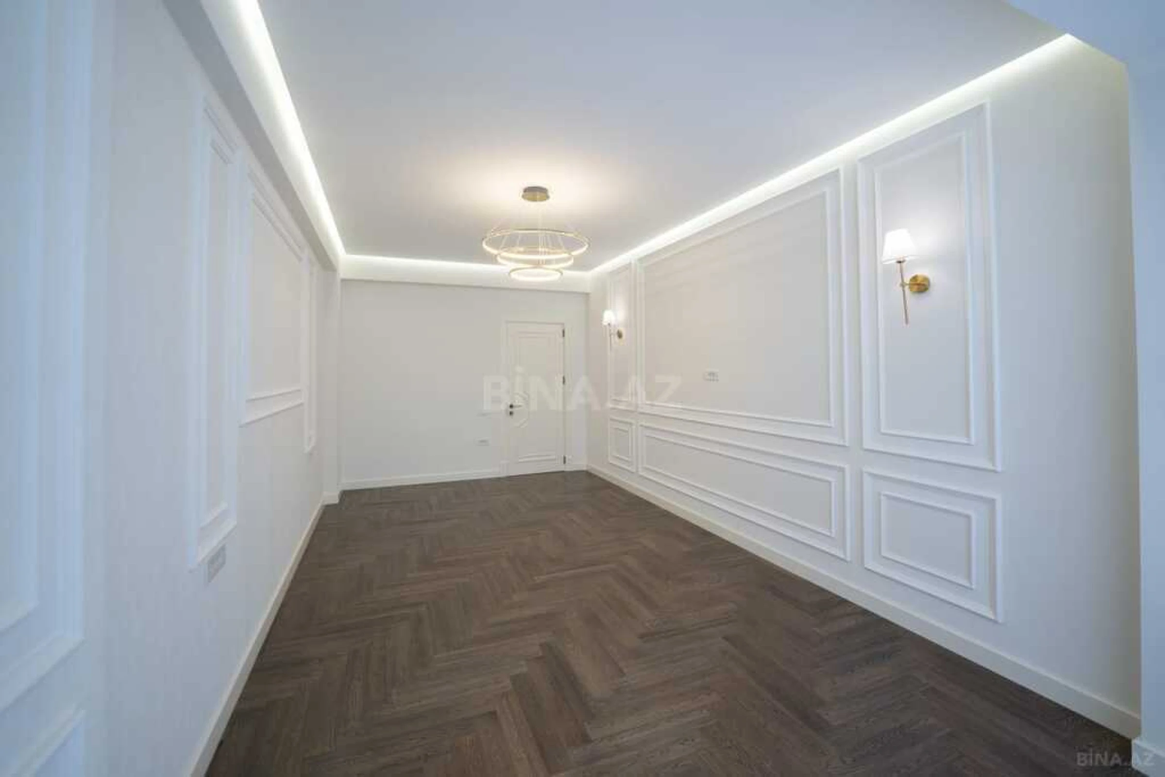 Satılır 3 otaqlı mənzil 121 m²