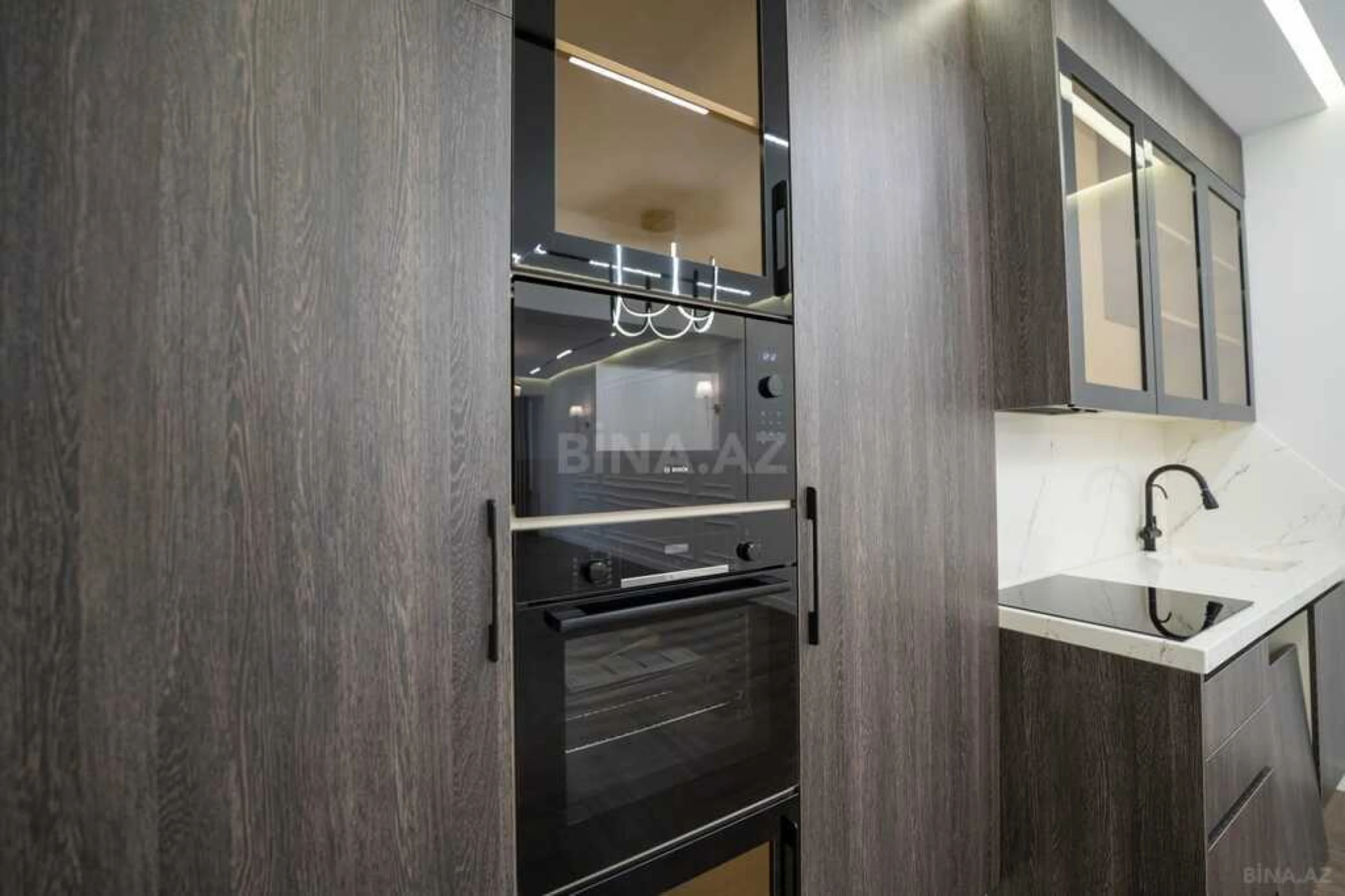 Satılır 3 otaqlı mənzil 121 m²