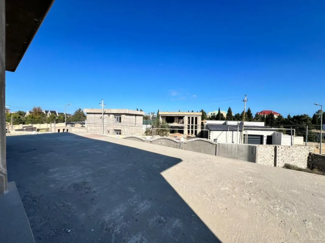Satılır 7 otaqlı həyət evi 395 m²