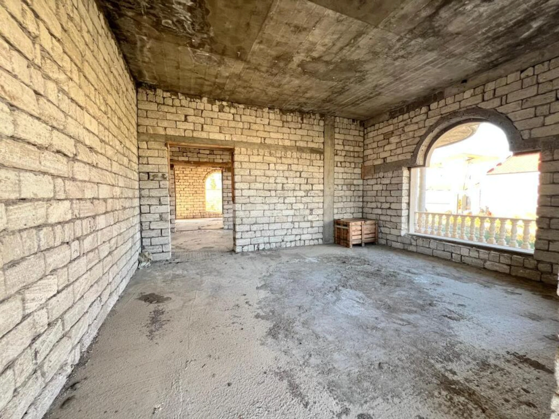 Satılır 7 otaqlı həyət evi 395 m²