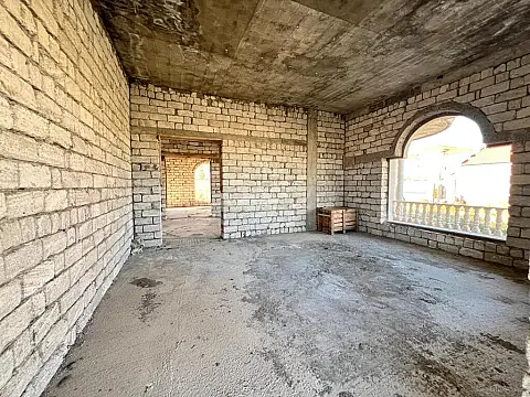 Satılır 7 otaqlı həyət evi 395 m²